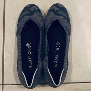 Black grey camo round toe rothy’s flats size 8.5